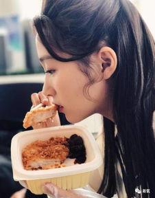 初三冬天娱乐吃瓜酱,初三学子共享吃瓜酱欢乐时光