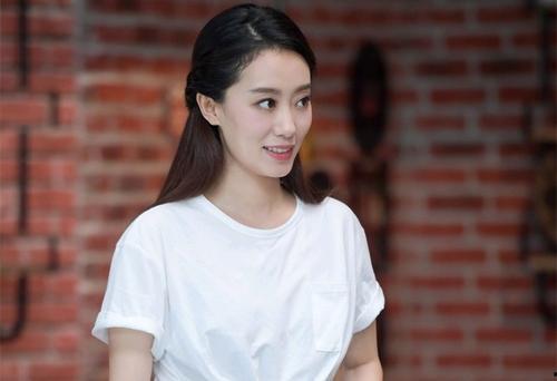 娱乐吃瓜君张小斐,从喜剧小品到电影明星，娱乐圈的蜕变之路