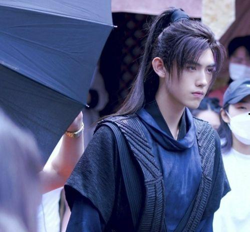 娱乐吃瓜君罗云熙,从“润玉”到“吃瓜君”，娱乐圈的蜕变与成长