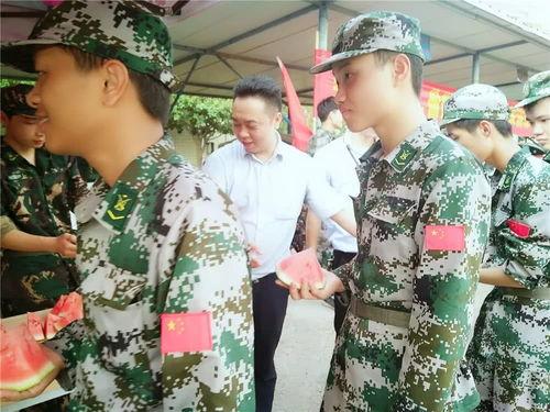 娱乐吃瓜酱当兵的气势,娱乐吃瓜酱演绎热血军旅风采
