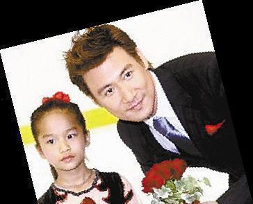 娱乐圈吃瓜好爸爸,揭秘明星爸爸们的育儿经与生活点滴