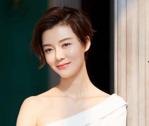 娱乐吃瓜女艺人是谁,吃瓜女艺人是谁，背后故事引热议