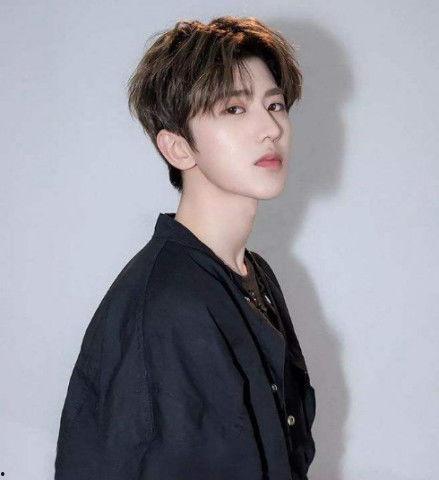 娱乐吃瓜鸭蔡徐坤,娱乐吃瓜界的“鸭王”崛起之路